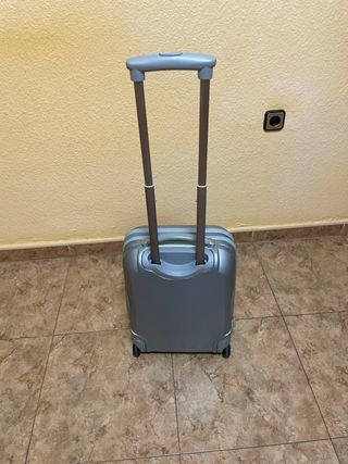 Maleta pequeña gris