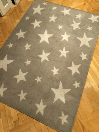 Alfombra juvenil estrellas gris y blanco