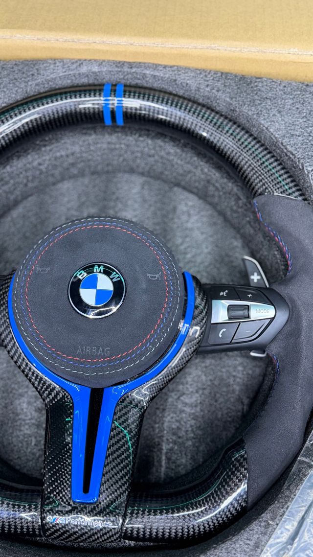 Volante BMW Serie F Carbono y Alcántara