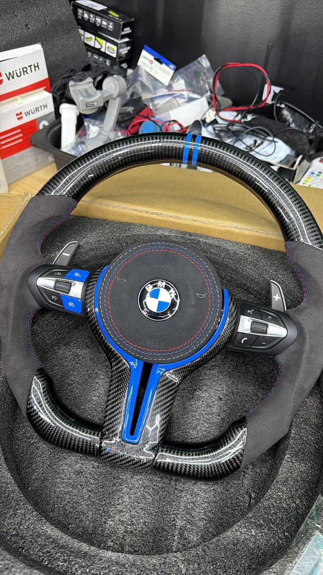 Volante BMW Serie F Carbono y Alcántara