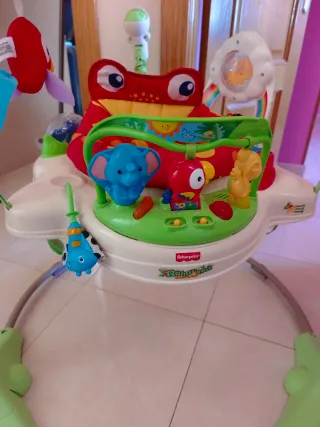 Saltador para bebés con juguetes
