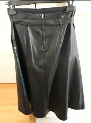 Gonna lunga ecopelle nera (taglia 42 italiana)