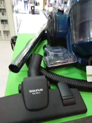 Aspiradora Taurus 800W SVC807