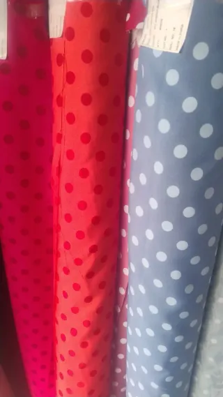 Tela flamenca Stretch lunares