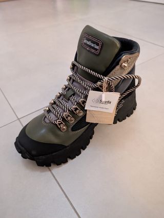 Botas Stradivarius verde y dorado