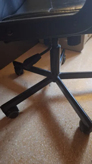 Silla de escritorio negra