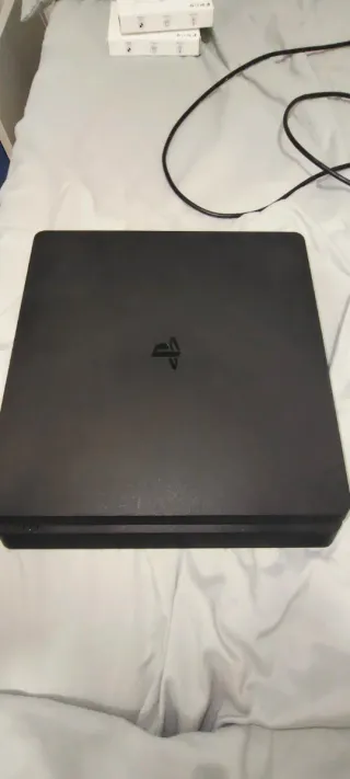 Consola Sony PS4 Slim Negra