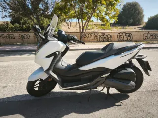 Honda Forza 125cc Maxiscooter Automática