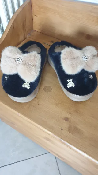 Pantofole morbide con fiocco e orsetto n. 38/39