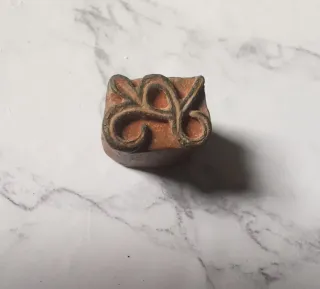 Sello antiguo de metal para cartas de Monjes