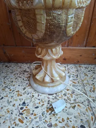 Lámpara de Alabastro Tallada. 48 cm. de altura