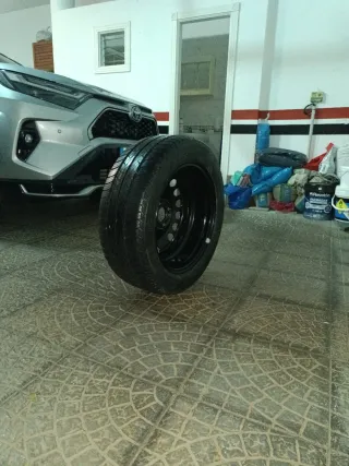 Rueda de repuesto coche