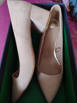 Zapatos de tacón Stradivarius rosa palo