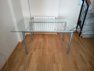 Mesa de salón cristal y metal