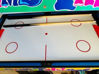 Futbolín 4 en 1 Nuevo, usado una vez.