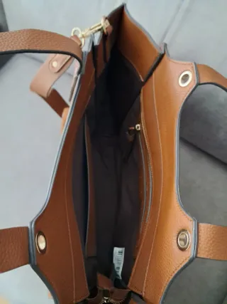 Bolso de piel marrón