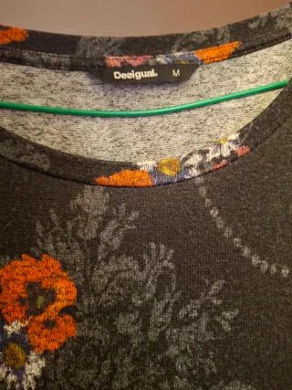 Camiseta Desigual larga holgada Talla M.