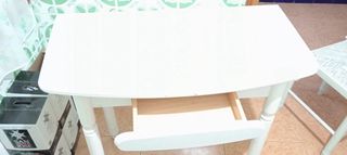 Mesa de cocina blanca de madera