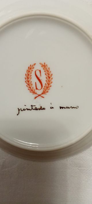 Piatti decorativi in porcellana antichi