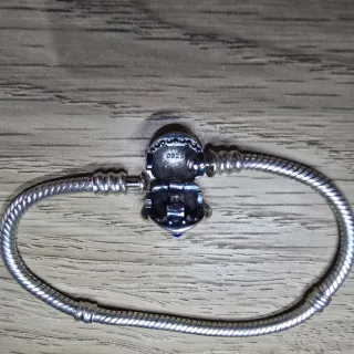 Pulsera Stitch de plata.