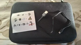 Cámara de acción estilo GoPro con accesorios