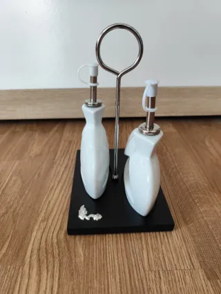 Aceitera y Vinagrera Cerámica Blanca y Plata.