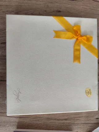 Aceitera y Vinagrera Cerámica Blanca y Plata.