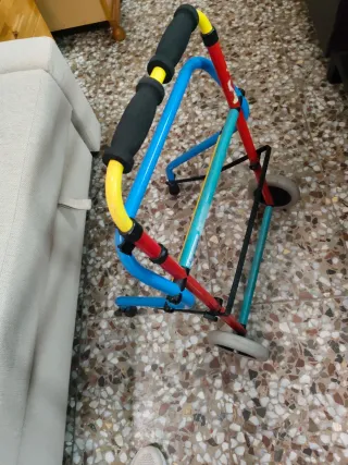 Andador infantil con ruedas