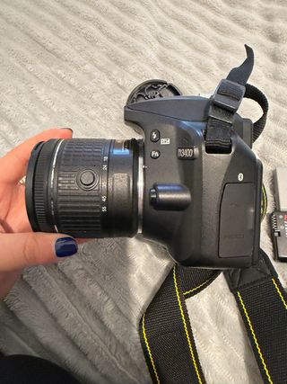 Cámara Nikon D3400 + Cargador y 2 Baterías