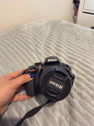 Cámara Nikon D3400 + Cargador y 2 Baterías