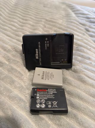 Cámara Nikon D3400 + Cargador y 2 Baterías