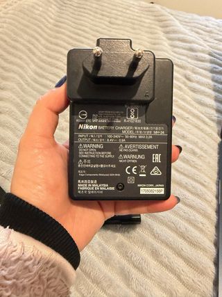 Cámara Nikon D3400 + Cargador y 2 Baterías