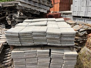 Ladrillos de obra y material de construcción