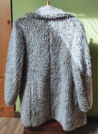 Abrigo lanudo de pelo rizado