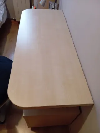 Escritorio madera y metal cajonera