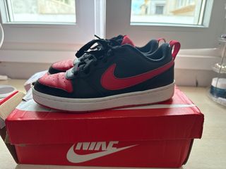 Zapatillas Nike Negras y Rojas