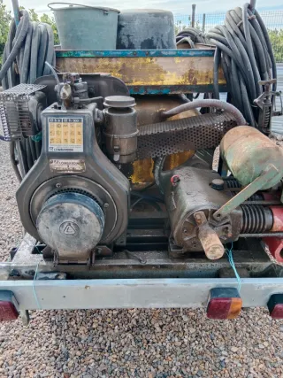 Cuba de fumigar con remolque