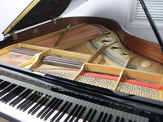 Piano de cola Kawai RX-2