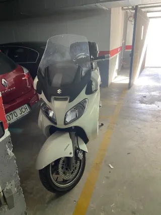 Suzuki Burgman 650cc Maxiscooter