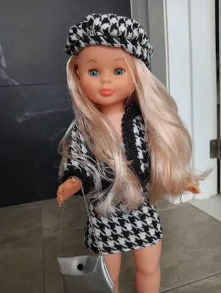 Nancy ojos azules preciosa