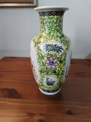 Vaso Cinese in Stile "Famille Rose"