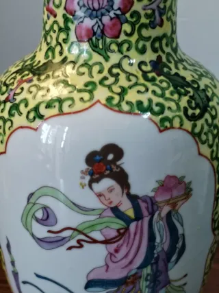 Vaso Cinese in Stile "Famille Rose"