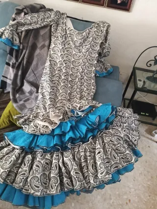 Traje de flamenca  volantes , de lozano villa t 46