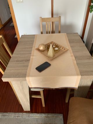 Mesa comedor madera 90x90cm + 4 sillas