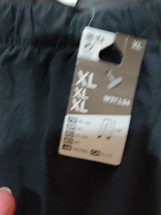 6 Pantalones de chándal nuevos.