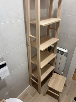 Estantería vilto Escalera Madera Ikea y taburete