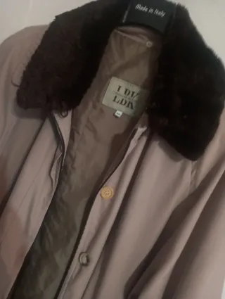 Abrigo talla 52 con cuello de pelo