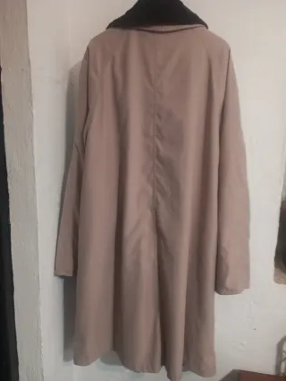 Abrigo talla 52 con cuello de pelo