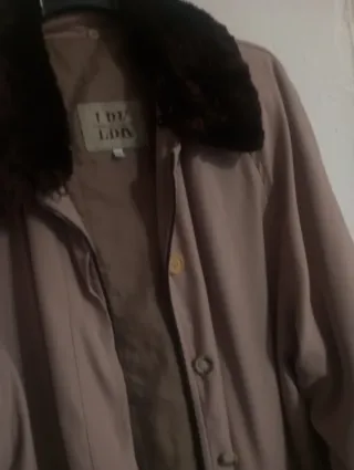 Abrigo talla 52 con cuello de pelo