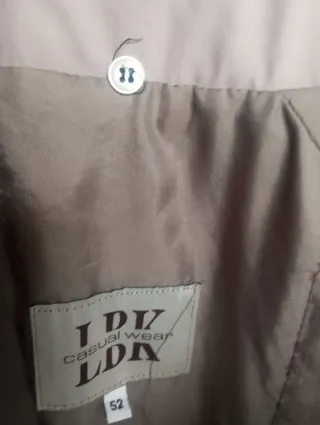 Abrigo talla 52 con cuello de pelo